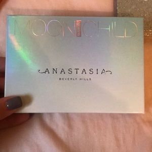 ABH Moonchild highlight palette